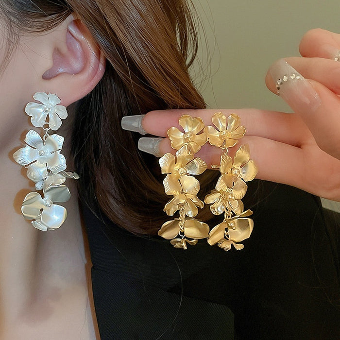 Light Luxury Metal Flower Tassel Drop Earrings With Silver Pins Long Floral Fashion Ear Jewelry
