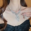 Light Luxury Alloy Leaf Rhinestone Necklace Jewelry Set For Women Elegant Collarbone Chain view 4