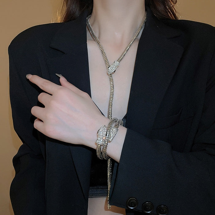 Luxury Alloy Rhinestone Coiled Snake Necklace For Women European Style Collarbone Choker