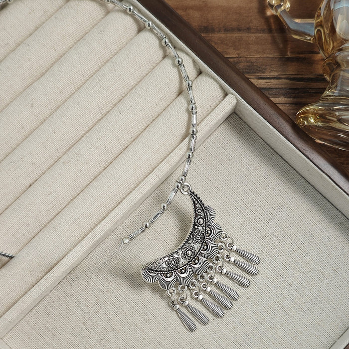 Vintage Tibetan Style Carved Moon Pendant Tassel Choker Ethnic Geometric Collar Necklace