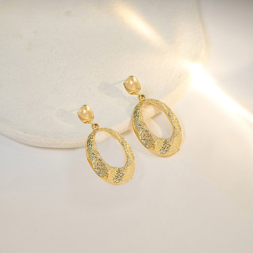 Elegant Gold Alloy Wrinkled Geometric Oval Hoop Dangle Studs Minimalist Metal Texture Earrings