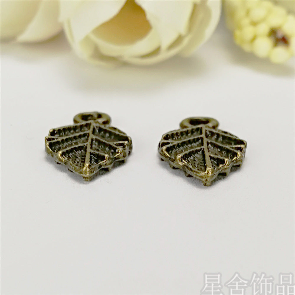 Vintage Small Leaf Alloy Charm Pendant 17x9mm