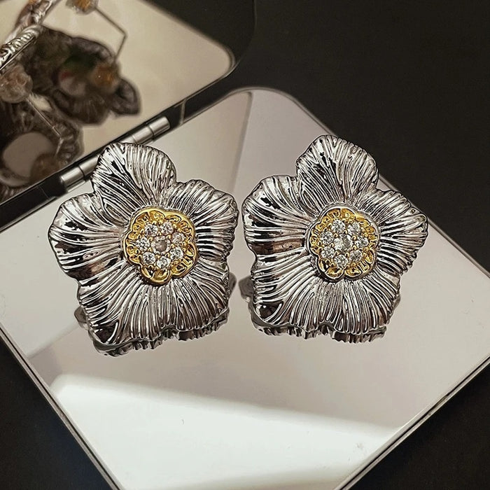 European Vintage Textured Stud Earrings, Two Tone Gardenia Flower Elegant Light Luxury Jewelry