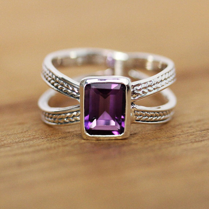 Niche Design Textured Twist Cross Ring High End Fashion Finger Jewelry For Women