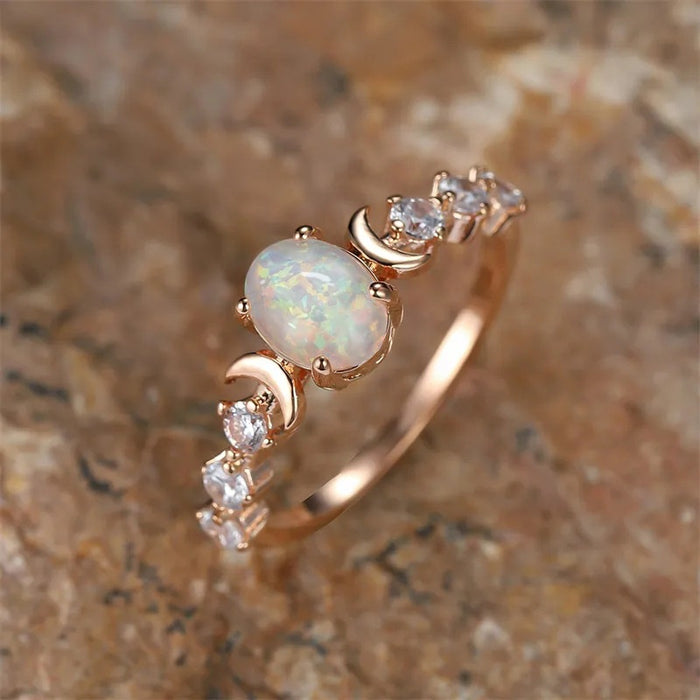 Vintage Oval Ring With Sun And Moon Design, Crescent Moon Statement Finger Jewelry For Women