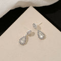 Luxury Rhinestone Geometric Teardrop Pendant Necklace And Crystal Drop Earrings Jewelry Set Earrings view 3