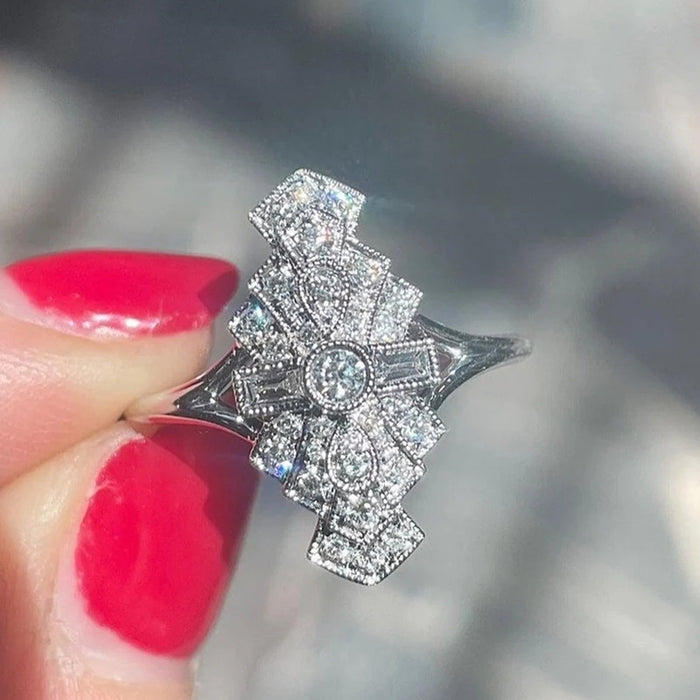 Luxury Crown Ring French British Vintage Textured Statement Finger Ring For Elegant Women