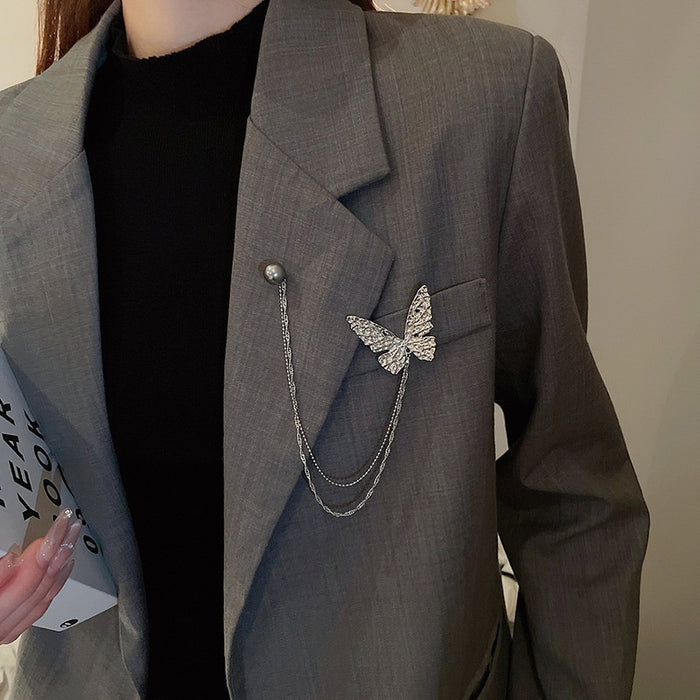 Minimalist Alloy Butterfly Pearl Chain Brooch for Suit Lapel Fashion Accessory