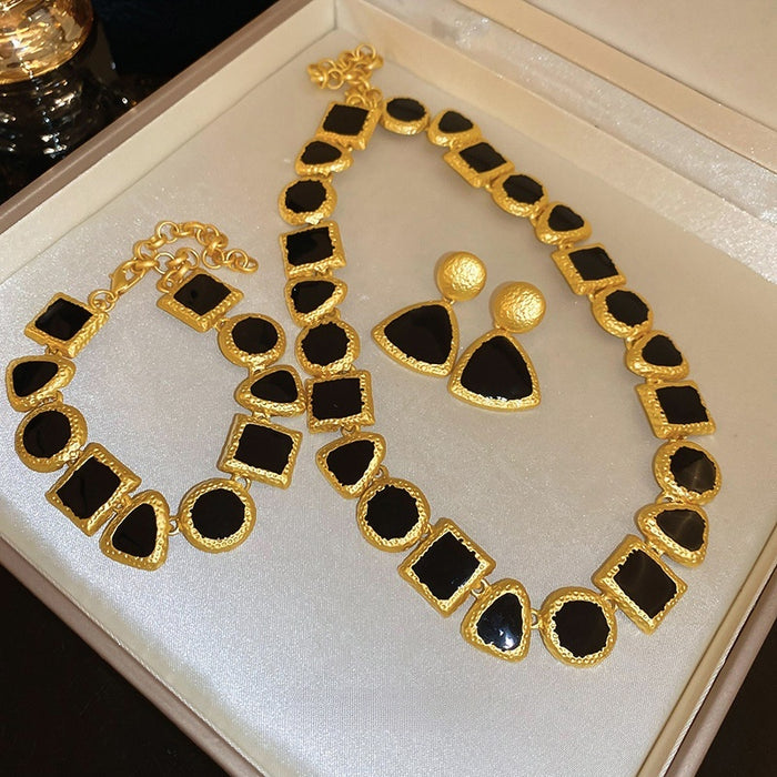 Vintage Black Contrast Geometric Alloy Jewelry Set With Earrings Necklace And Bracelet