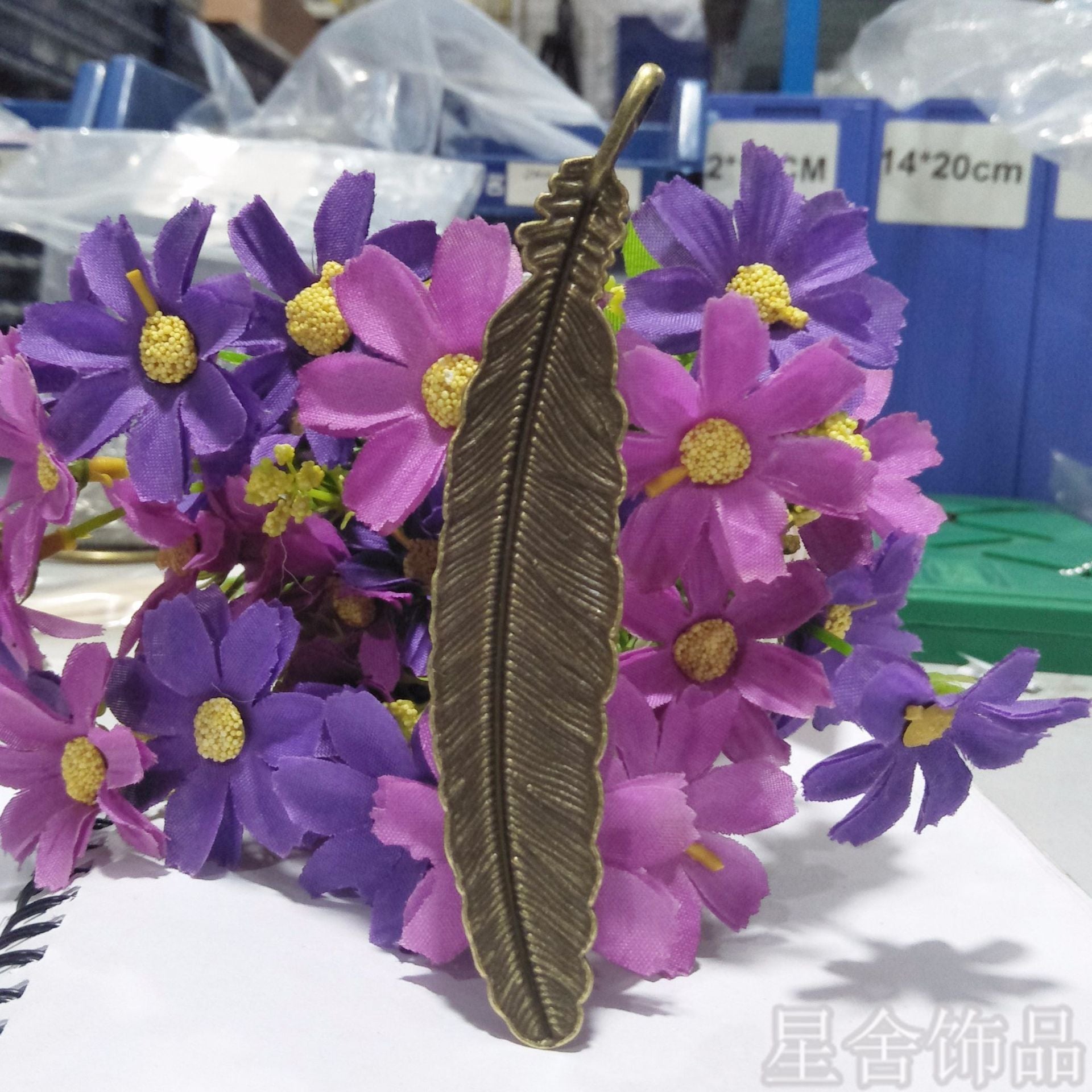 Vintage 105x21mm Alloy Feather Bookmark Pendant