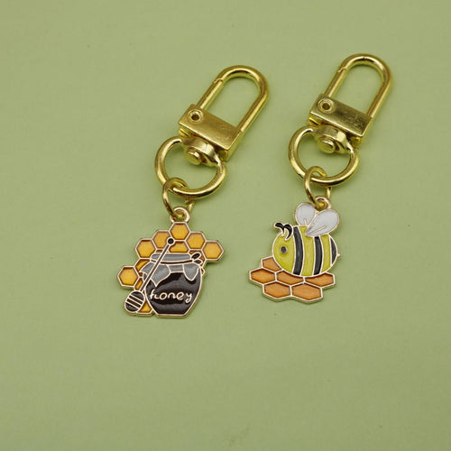 Zinc Alloy Drip Oil Bee Hive Keychain Bag Charm Gift