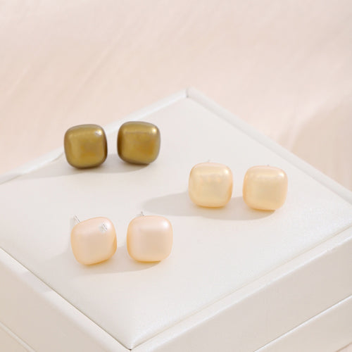 Elegant French Vintage Square Pearl Stud Earrings For Women Minimal Sweet Niche Design Silver Needle Earrings