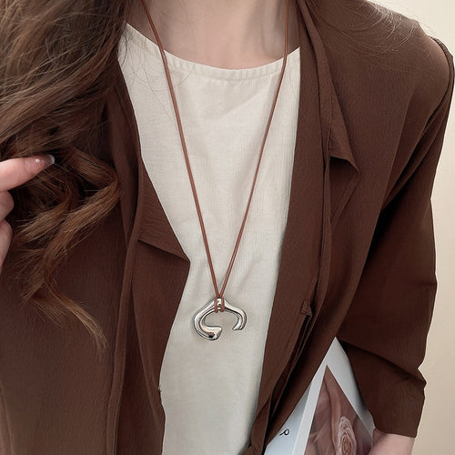 Premium Alloy Irregular C-Shaped Geometric Line Pendant Necklace Trendy Minimalist Collarbone Jewelry