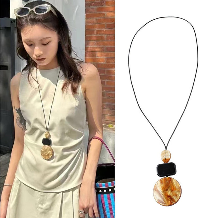 Vintage Ethnic Gradient Resin Round Pendant Sweater Necklace For Women Geometric Statement Design