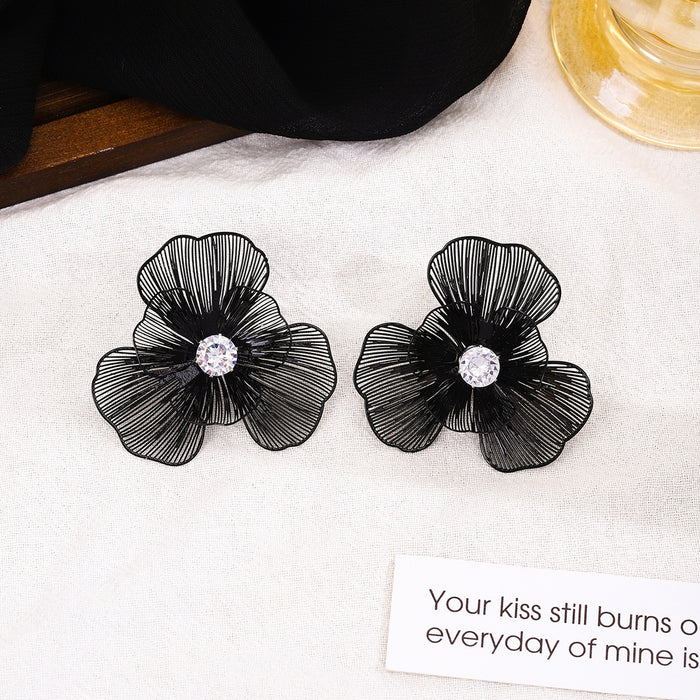 Elegant Hollow Black Flower Alloy Earrings With Rhinestone Center, Luxury Two-Way Floral Stud Earrings