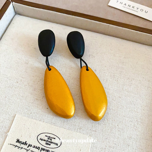 Chic Vintage Wooden Teardrop Stud Earrings With Irregular Oval Silver Pin Design