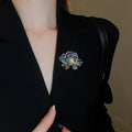 French 3D Floral Pearl Alloy Brooch, Light Luxury Fashion Lapel Pin Accessory view 1