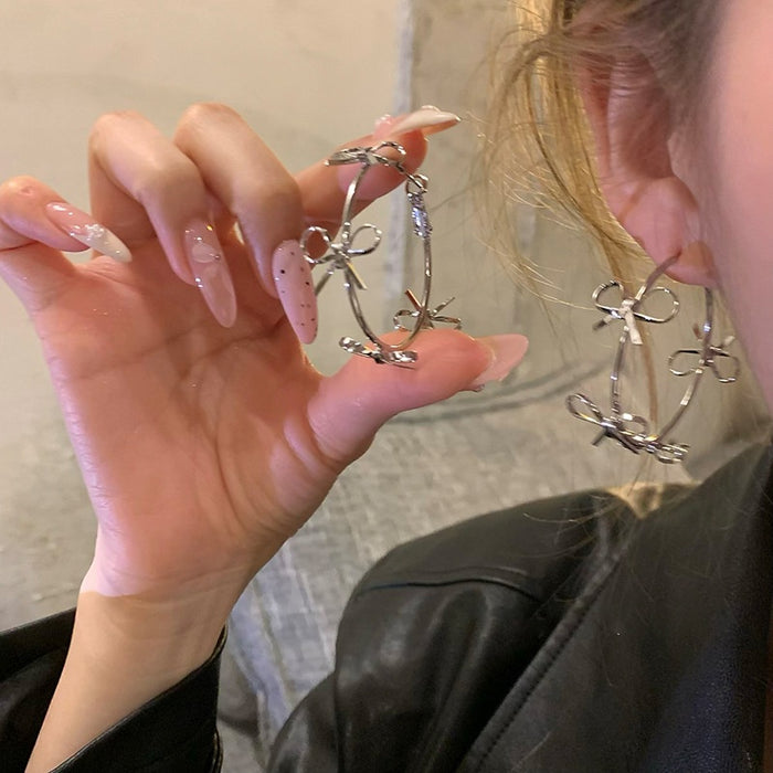 Minimalist Iron Bow Hoop Earrings Korean Light Luxury Chic Versatile Fashion Ear Jewelry