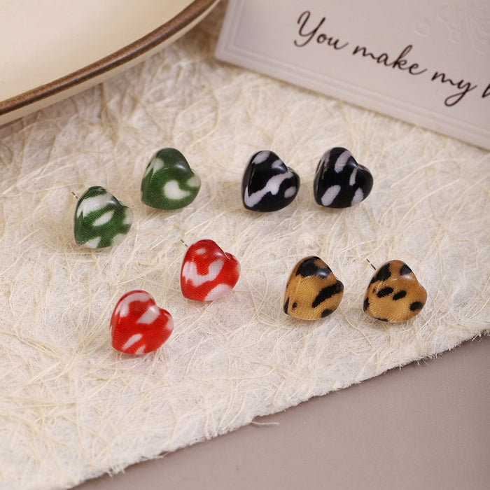 Cute Acrylic Heart Studs With Random Animal Print Silver Needle Sweet Winter Fashion Earrings