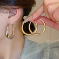 Minimalist Metal C-Shaped Hoop Earrings For Women, Geometric Round Light Luxury Ear Jewelry view 3