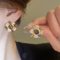 Vintage Round Faux Pearl Stud Earrings With Silver Needle, Light Luxury Retro Geometric Jewelry view 1