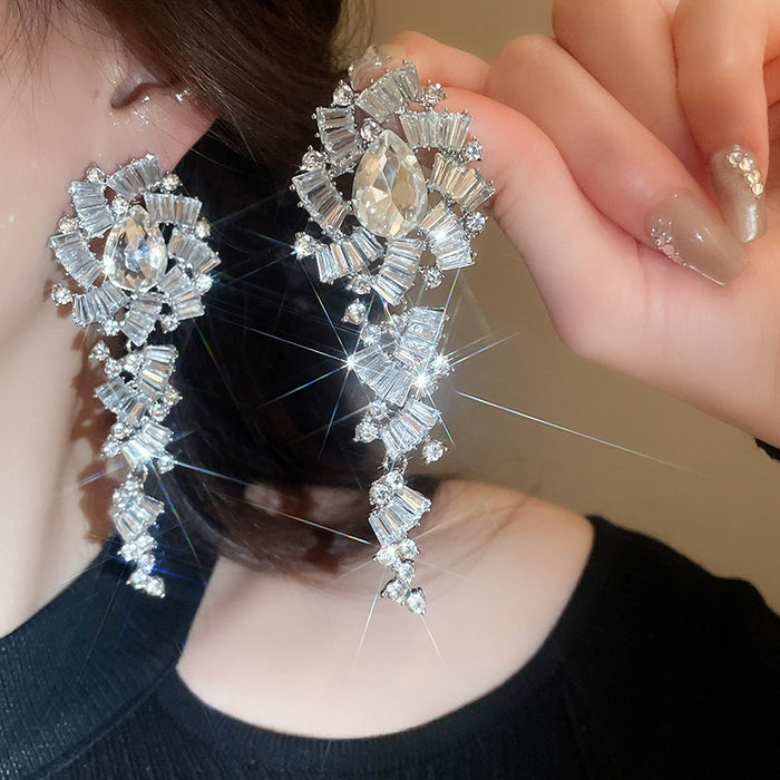 Chic Alloy Rhinestone Diamond Shape Waterdrop Stud Earrings For Women Light Luxury Statement Jewelry