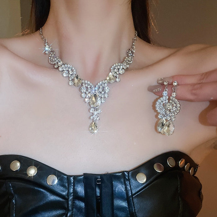 Alloy Rhinestone Waterdrop Necklace And Earrings Jewelry Set Elegant Light Luxury Collarbone Style