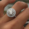 Light Luxury Elegant Single Ring For Women, Sparkling Statement Finger Ring Banquet Jewelry view 1