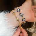 French Vintage Alloy Shell Flower Bangle Minimalist Elegant Metal Bracelet view 1