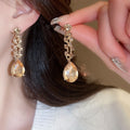 Luxury Alloy Waterdrop Rhinestone Necklace And Earrings Jewelry Set Vintage Sparkling Collarbone Style view 4