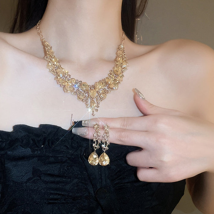 Luxury Alloy Waterdrop Rhinestone Necklace And Earrings Jewelry Set Vintage Sparkling Collarbone Style