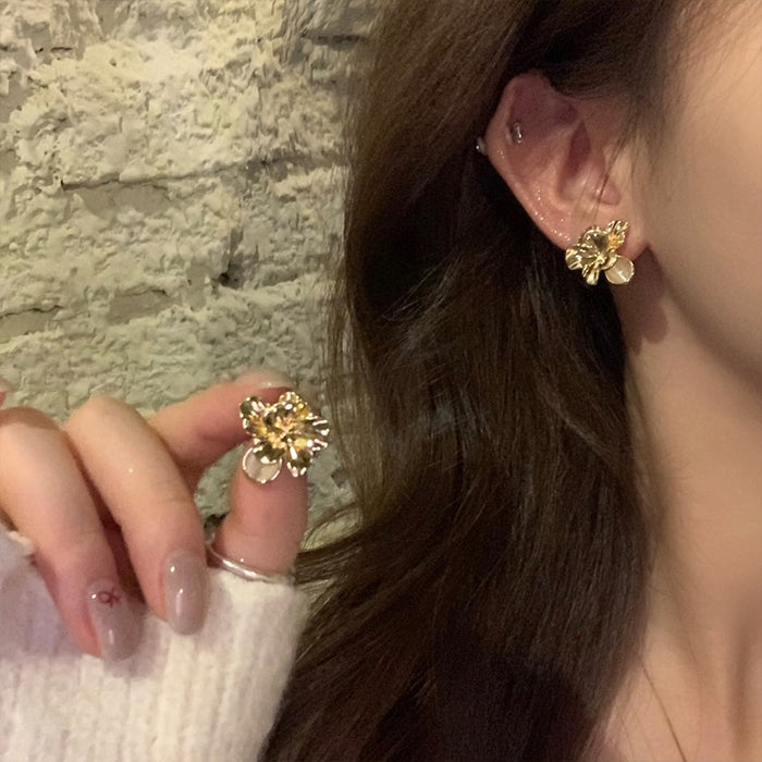 Korean Minimalist Alloy Flower Stud Earrings For Women Light Luxury Elegant Floral Jewelry