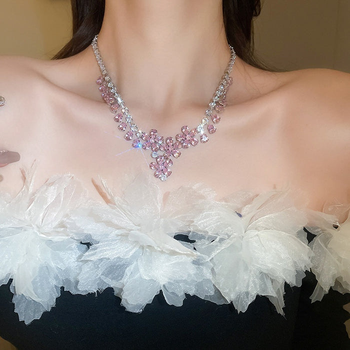 Light Luxury Copper Zircon Flower Pendant Collarbone Necklace For Elegant Fashion Jewelry