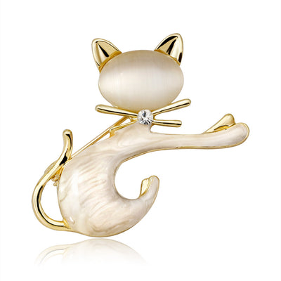 Front product view of the cat brooch pin in gold