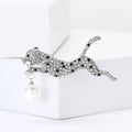 Alloy Rhinestone Leopard Brooch Pin With Pearl Drop Decoration view 4
