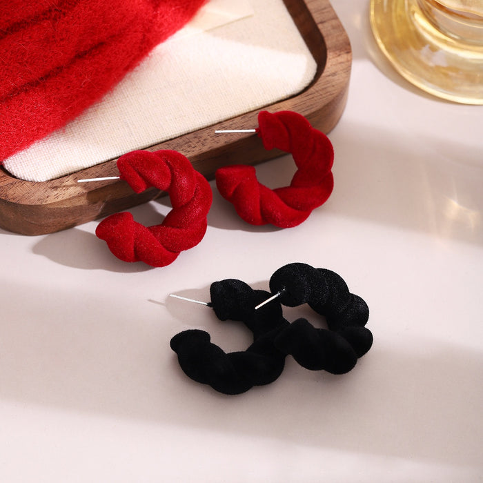 Luxury Winter Fashion Red And Black Flocked Velvet Braided C Shape Hoop Alloy Pin Stud Earrings