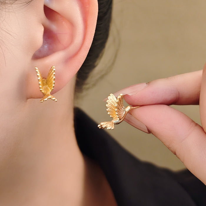 Vintage Gold Alloy Peace Dove Flying Bird Studs For Women, Light Luxury Statement Earrings