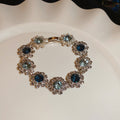 Vintage Alloy Floral Necklace For Women Palace Style Light Luxury Clavicle Chain view 4