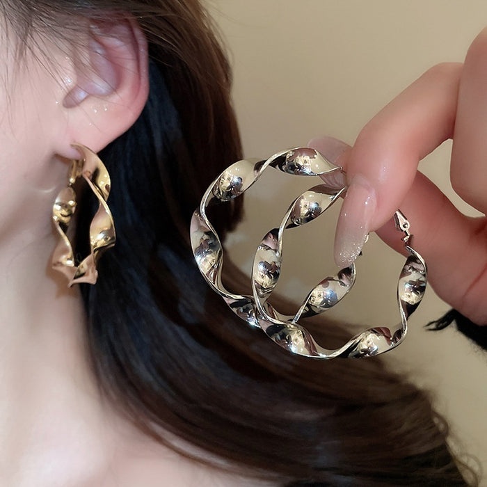 Metal Spiral Round Hoop Earrings For Women Light Luxury Geometric Statement Ear Studs