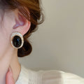 Vintage Oval Rhinestone Alloy Stud Earrings With Silver Pins, Retro Court Light Luxury Style view 3