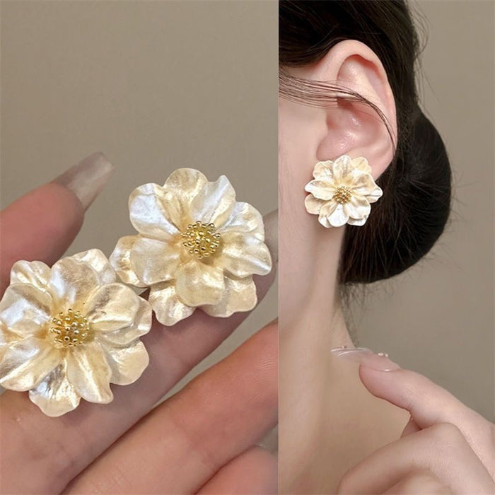 Alloy Simulated Camellia Flower Stud Earrings French Retro Elegant Silver Needle Jewelry