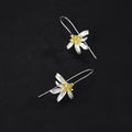 Two Tone Lily Flower Earrings For Women, Fresh Pastoral Vacation Style Daily Ear Jewelry view 3