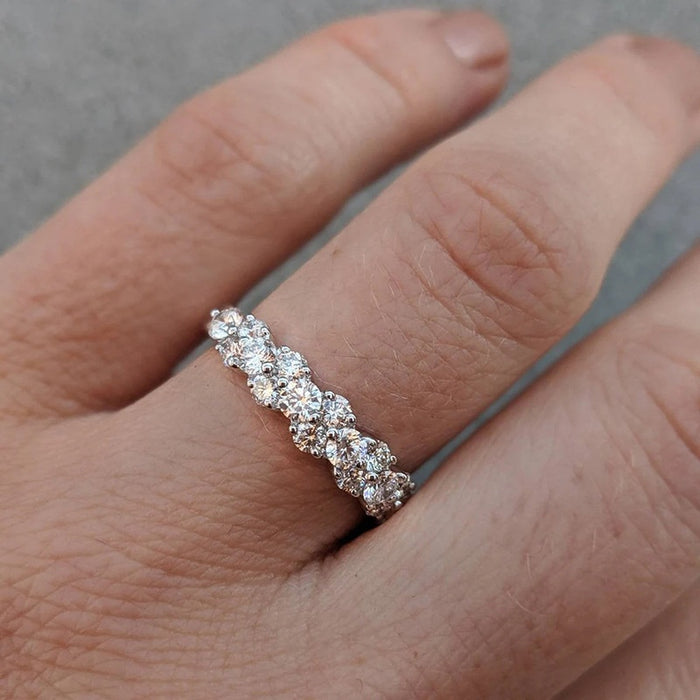Classic Round Zircon Ring For Women, Shiny Geometric Designer Finger Ring For Daily Wear