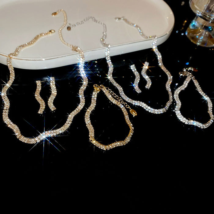 Copper Rhinestone Square Twist Wave Necklace Minimalist Light Luxury Geometric Clavicle Chain