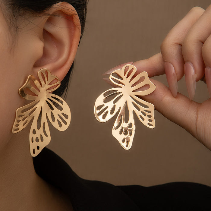 Vintage Luxury Gold Alloy Irregular Hollow Butterfly Statement Studs For Women Party Jewelry Earrings