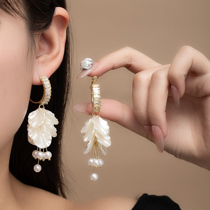 Elegant Shell Petal Pearl Tassel Stud Earrings With Zircon Rhinestone Alloy Hoop Luxury Vacation Earrings