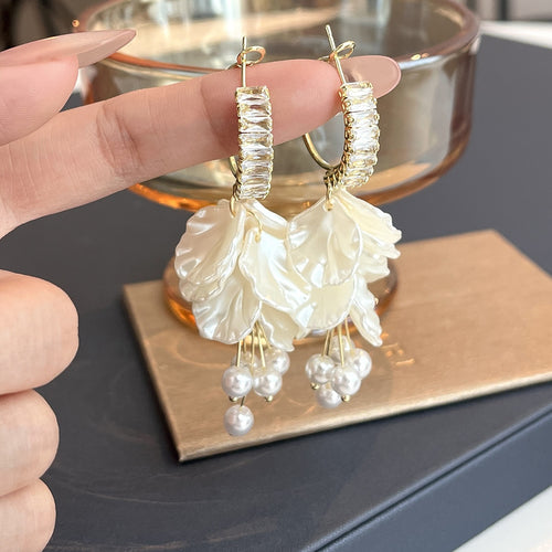Elegant Shell Petal Pearl Tassel Stud Earrings With Zircon Rhinestone Alloy Hoop Luxury Vacation Earrings