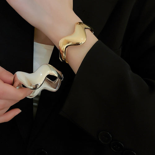 2026 New European Style Alloy Irregular Smooth Wavy Open Bangle Minimalist Statement Jewelry