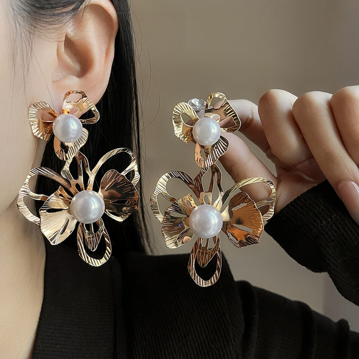 Luxury Hollow Alloy Flower Pearl Drop Earrings For Women, Gold Metal Statement Floral Dangle Earrings