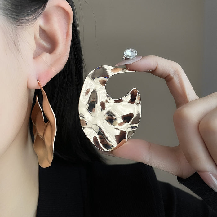 Luxury Irregular Hammered Gold Alloy Geometric Statement Drop Studs Vintage Niche Fashion Earrings